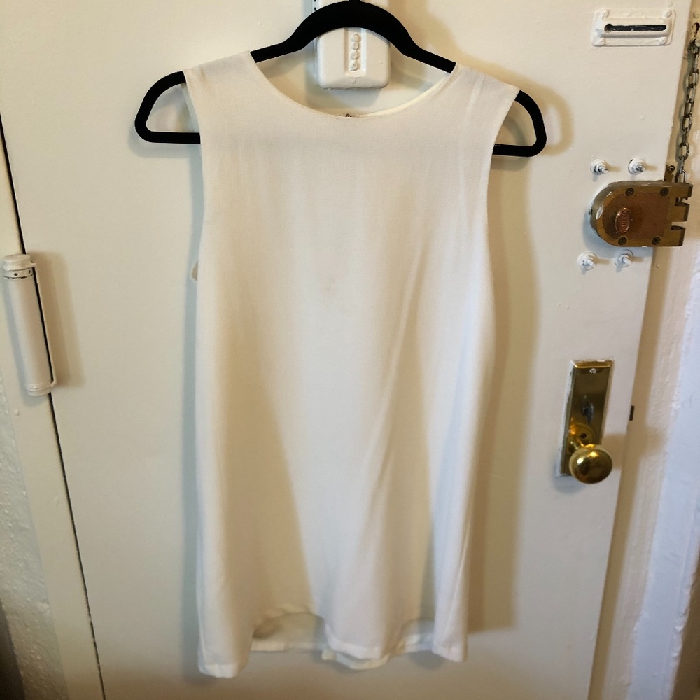 White Lulu's dress
